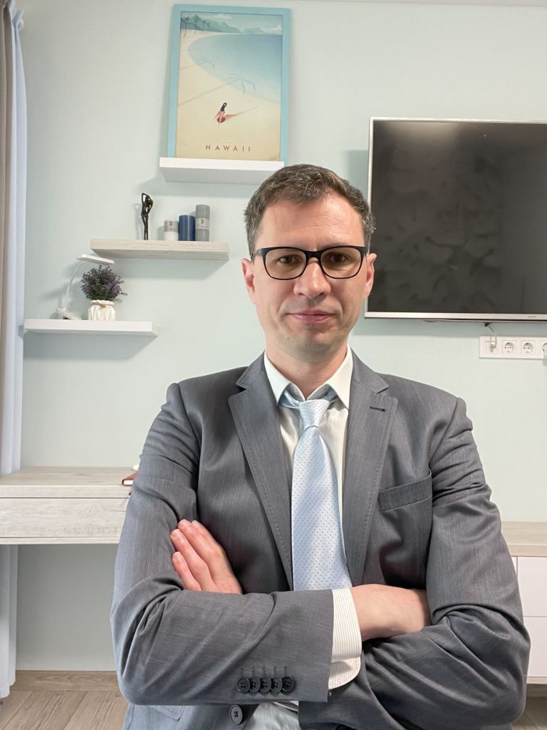 Kostiantyn Yuriev, relationship psychologist • family psychologist • parenting psychologist • conflict specialist